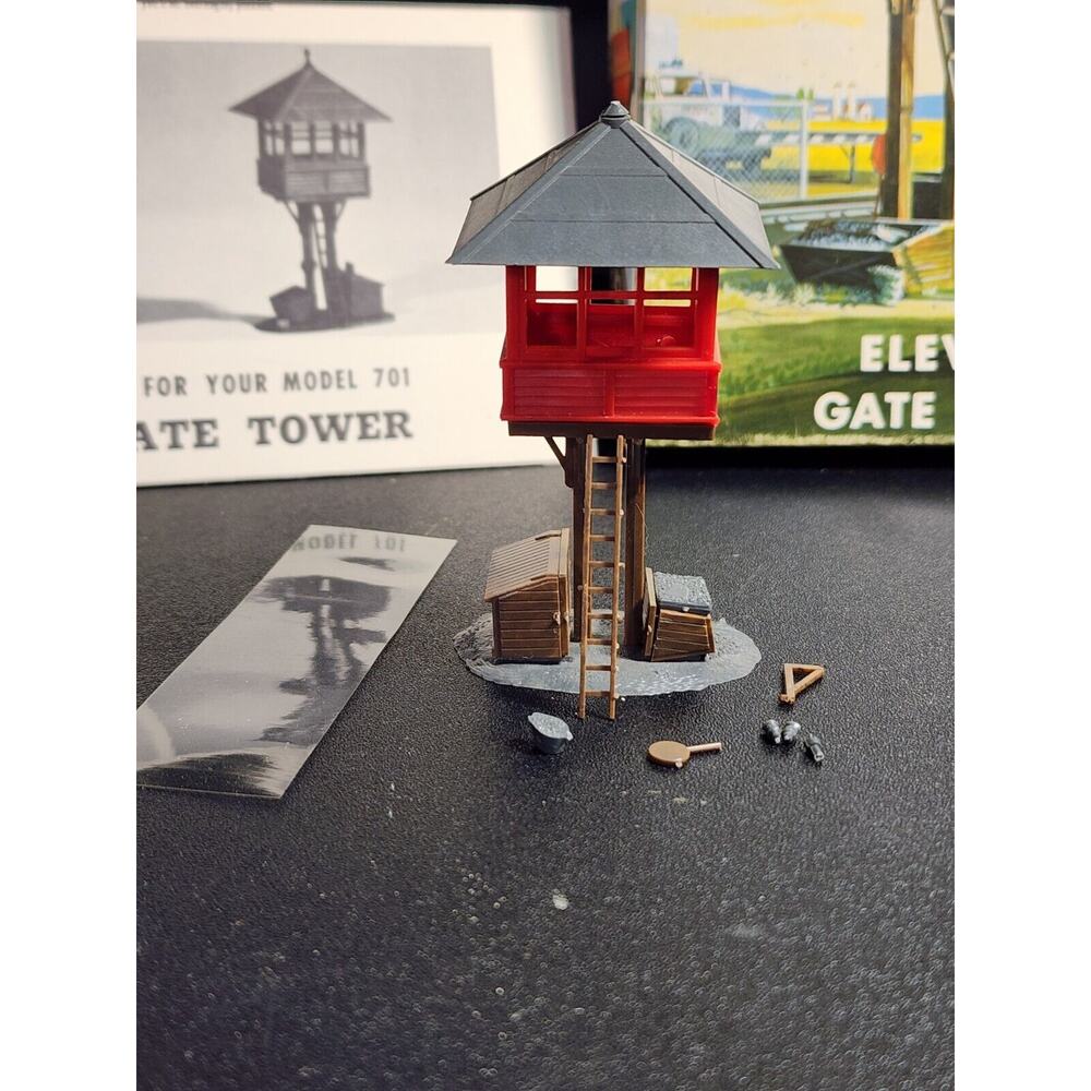 Atlas Model Railroad 701 HO Scale Elevated Gate Tower Kit Vintage Train Accessor - Picture 2 of 5